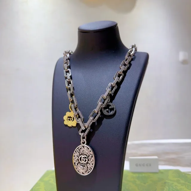 Gucci 银色黄色华丽链接链 GG Logo Charms 项链 6