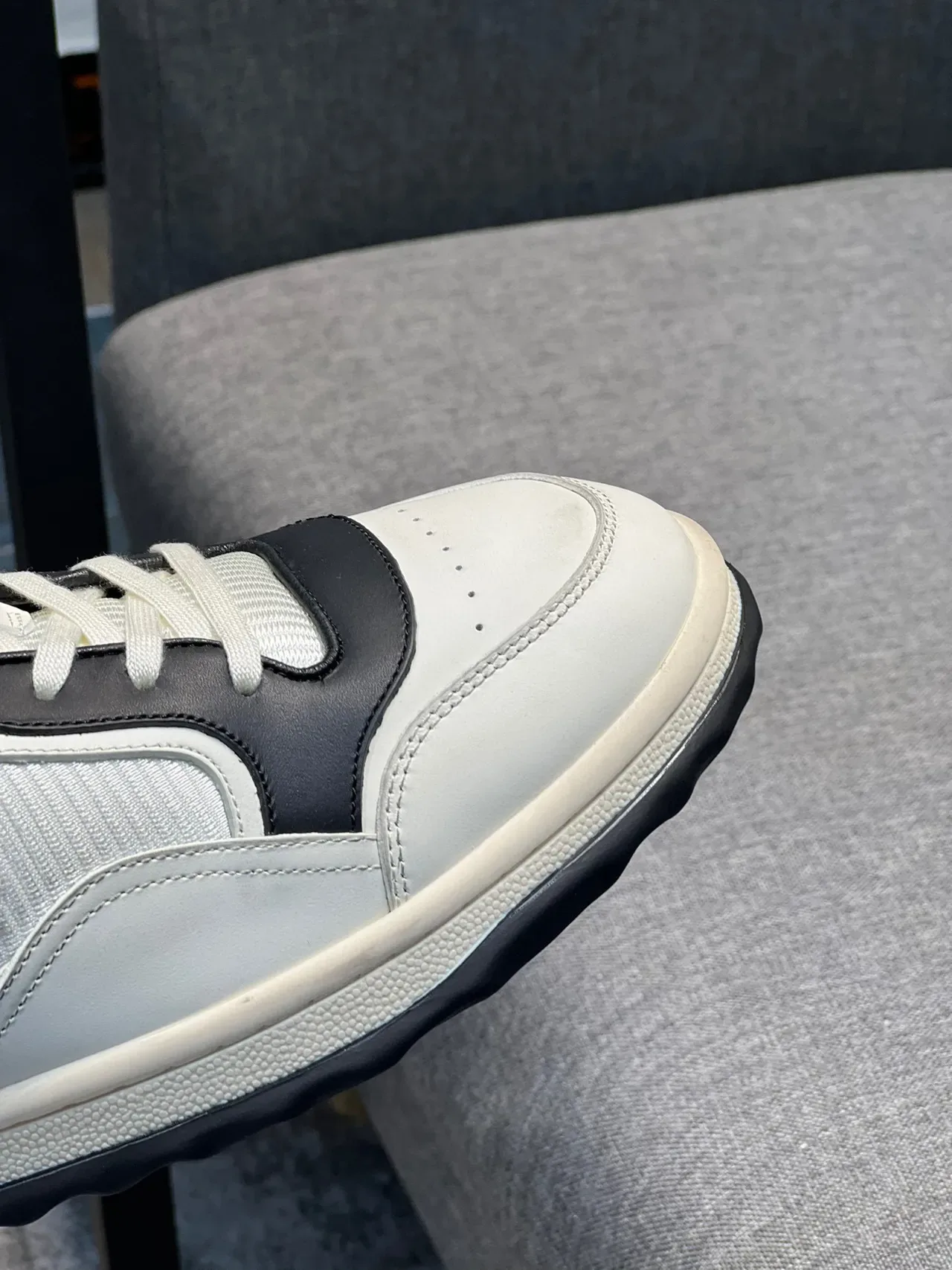 Gucci Tennis 1977 Off-White and Black Lifestyle Sneakers 3