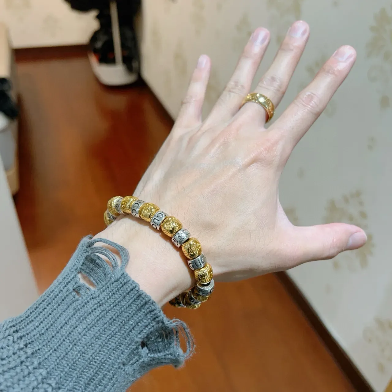 Gucci Two-Tone Engraved Logo Beaded Stretch Bracelet 5