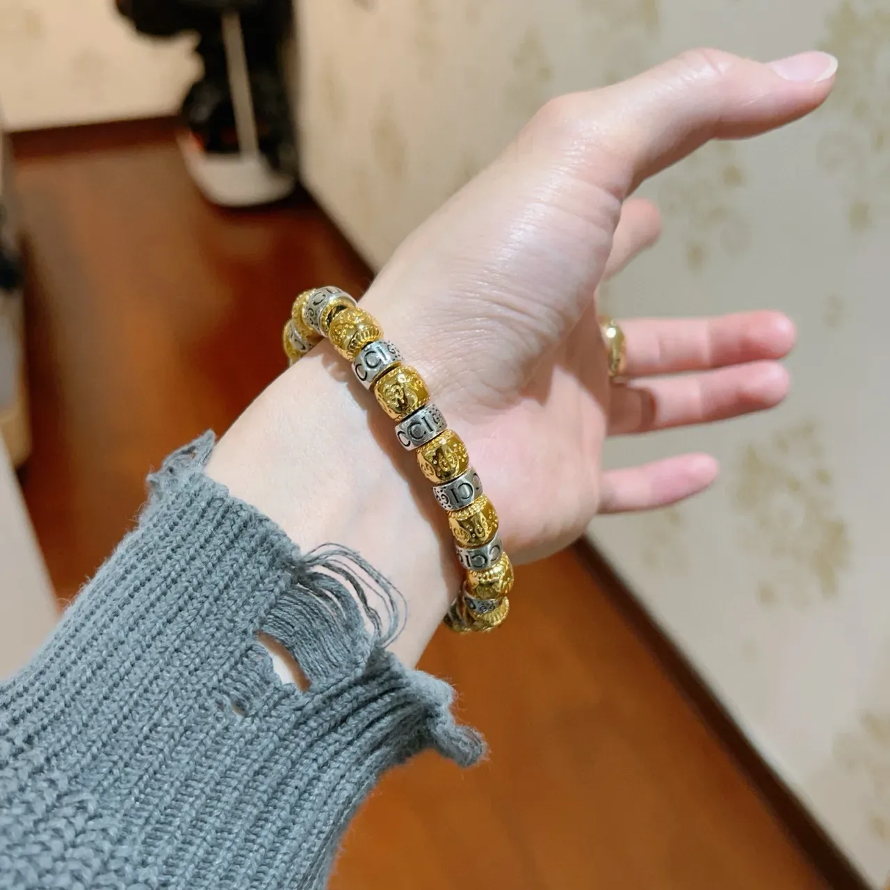Gucci Two-Tone Engraved Logo Beaded Stretch Bracelet 7