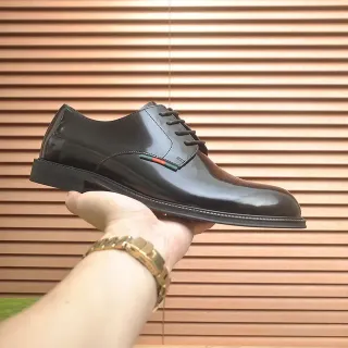 Gucci Web Stripe Patent Leather Cap-Toe Oxford Shoes