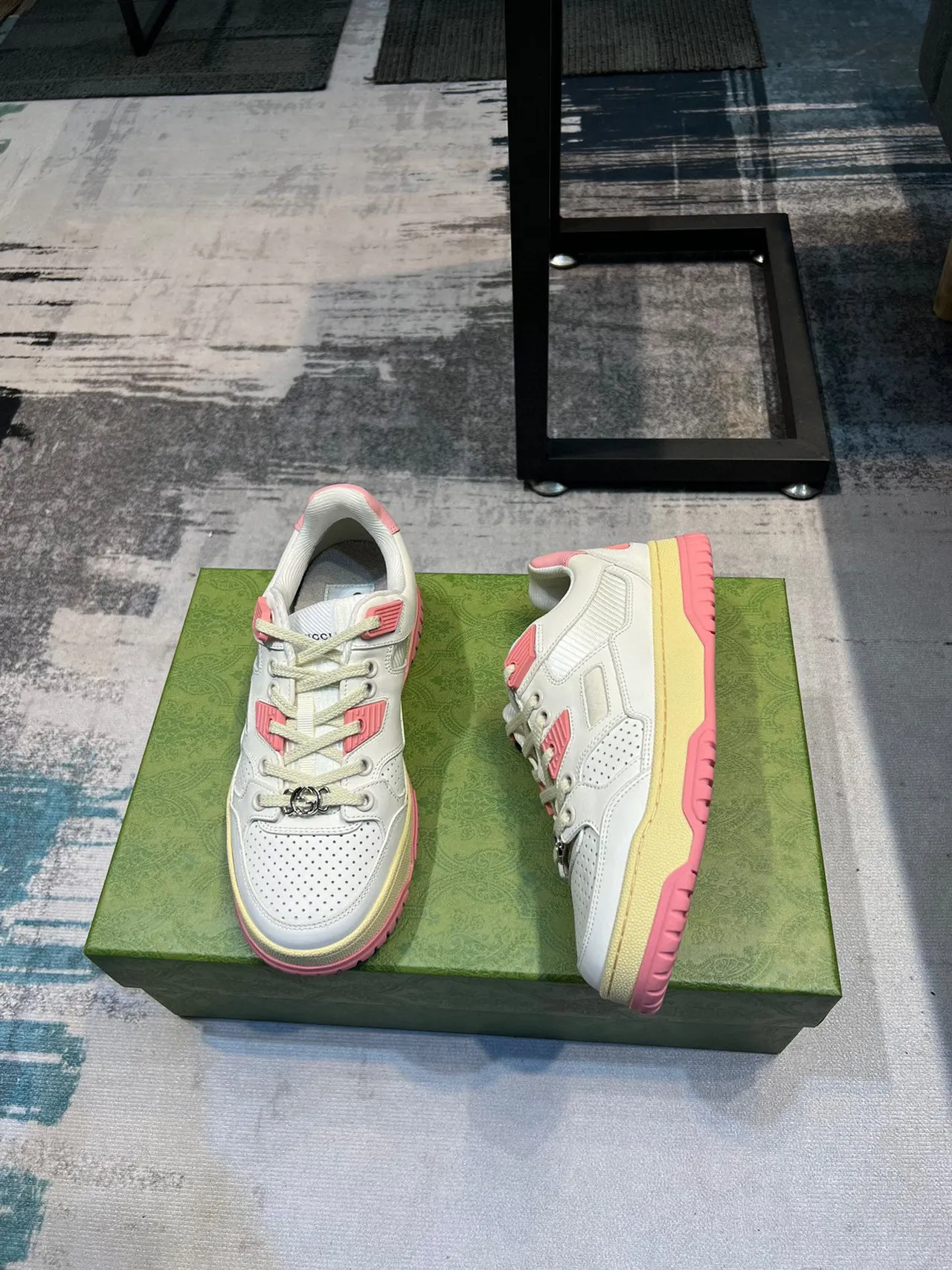 Gucci White Pink Perforated Leather Toe Multi-Layered Side Panels Lifestyle Sneakers 4
