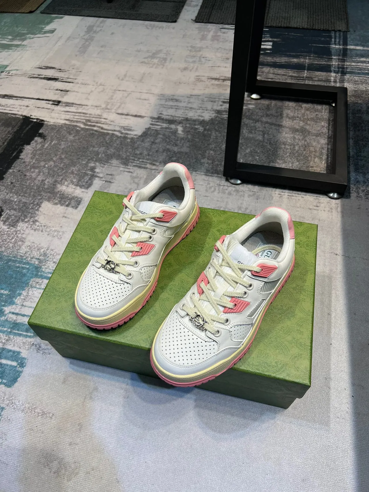 Gucci White Pink Perforated Leather Toe Multi-Layered Side Panels Lifestyle Sneakers 5