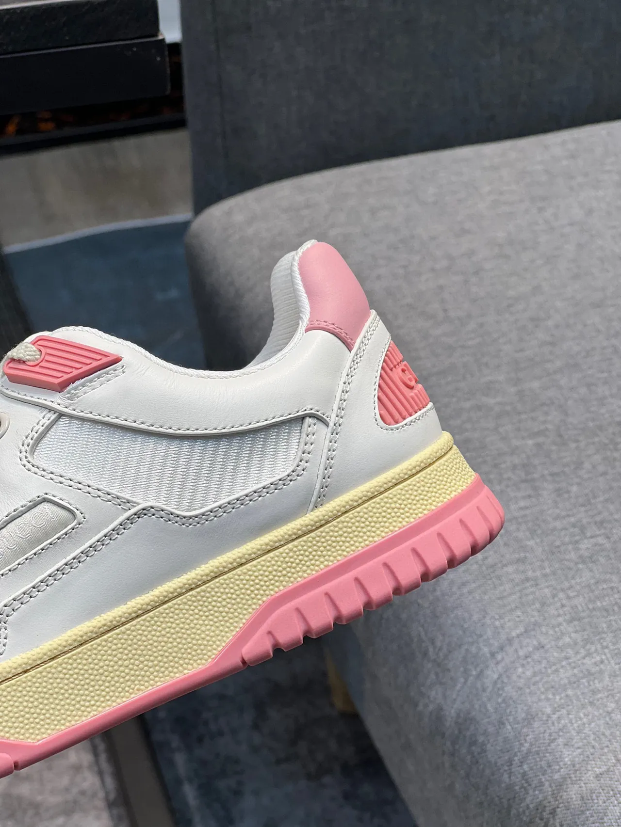 Gucci White Pink Perforated Leather Toe Multi-Layered Side Panels Lifestyle Sneakers 8