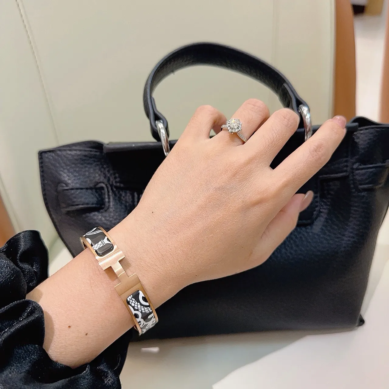 Hermès Clic H pulseira tom dourado preto branco esmalte pulseira 8