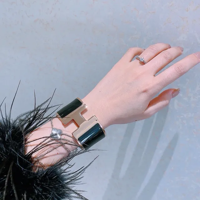 Hermès Clic H Wide Cuff Bracelet Black Enamel and Gold-Tone Metal Bracelet 8