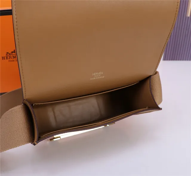 Hermès Constance Black Pebbled Leather Messenger Bag 20