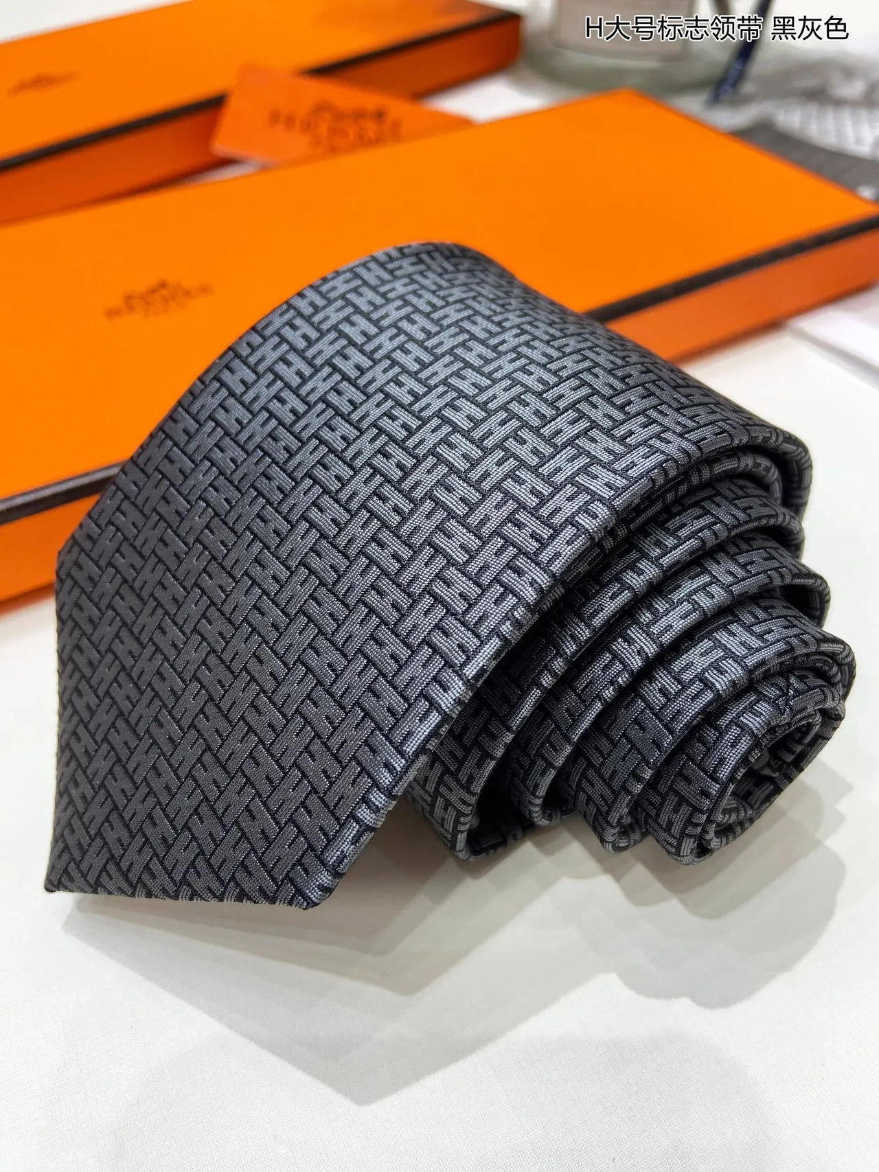 Hermès H-Motif Woven Black-Gray Necktie 5