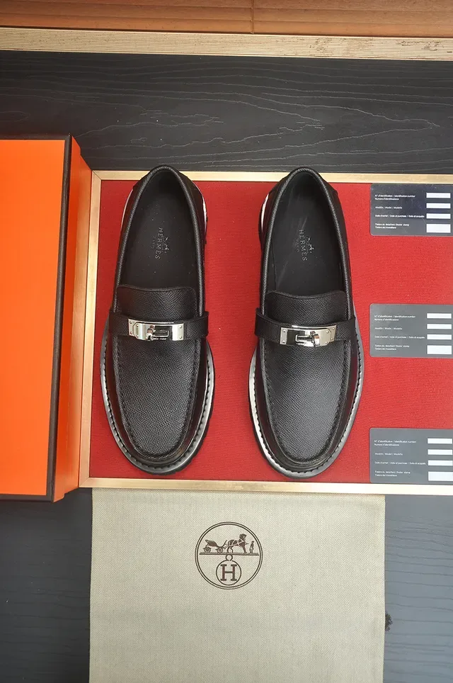 Hermès Oran Mocassin Noir Argent Cuir Texturé Sangle Métal Boucle H 5