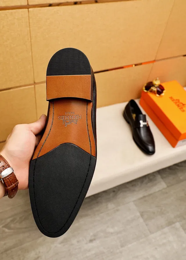Hermès Oran أحذية موسين جلد أسود مطري مع إبزيم H 9