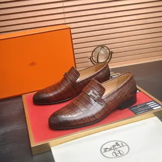 Hermès Oran Mocassim Marrom Couro com estampagem de crocodilo Cinto com fivela H Prata