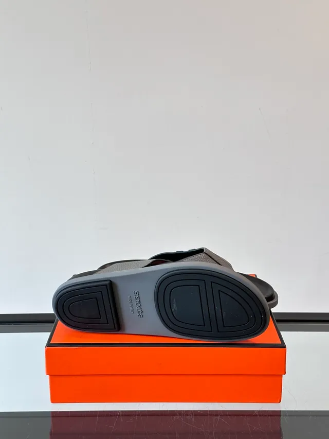 Hermès Oran H-Logo Leather Slippers 2