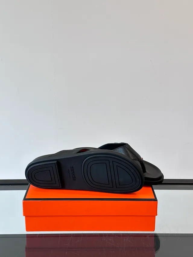 Hermès Oran H-Logo Leather Slippers 3