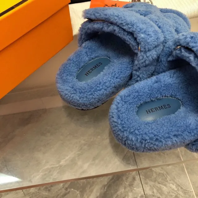 Hermès Oran-Inspired Blue Shearling Slippers 6