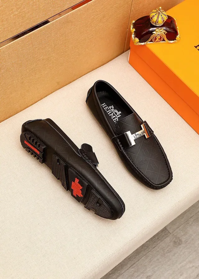 Hermès Oran Loafer Noir et Gris Charbon Cuir estampé H-Quilted 17