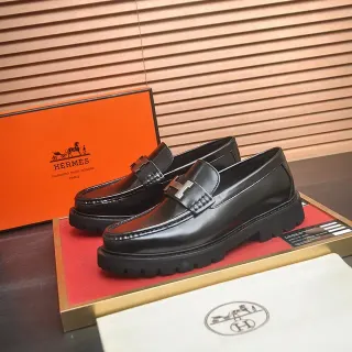 Hermès Oran Loafer Preto Couro Polido Fivela H Solado Lug Loafers