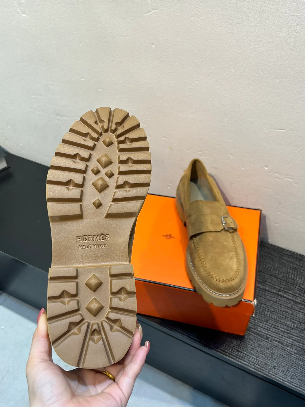 Hermès Oran Loafer tan daim sangle à boucle Loafer 9