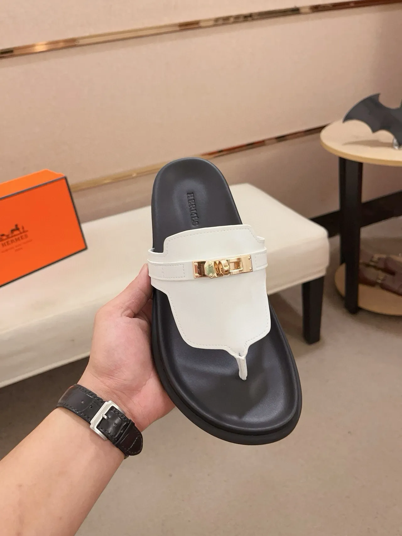 Hermès Oran Sandal Cuir Blanc Noir Lanière T Doré H-Link Hardware Sandales 2