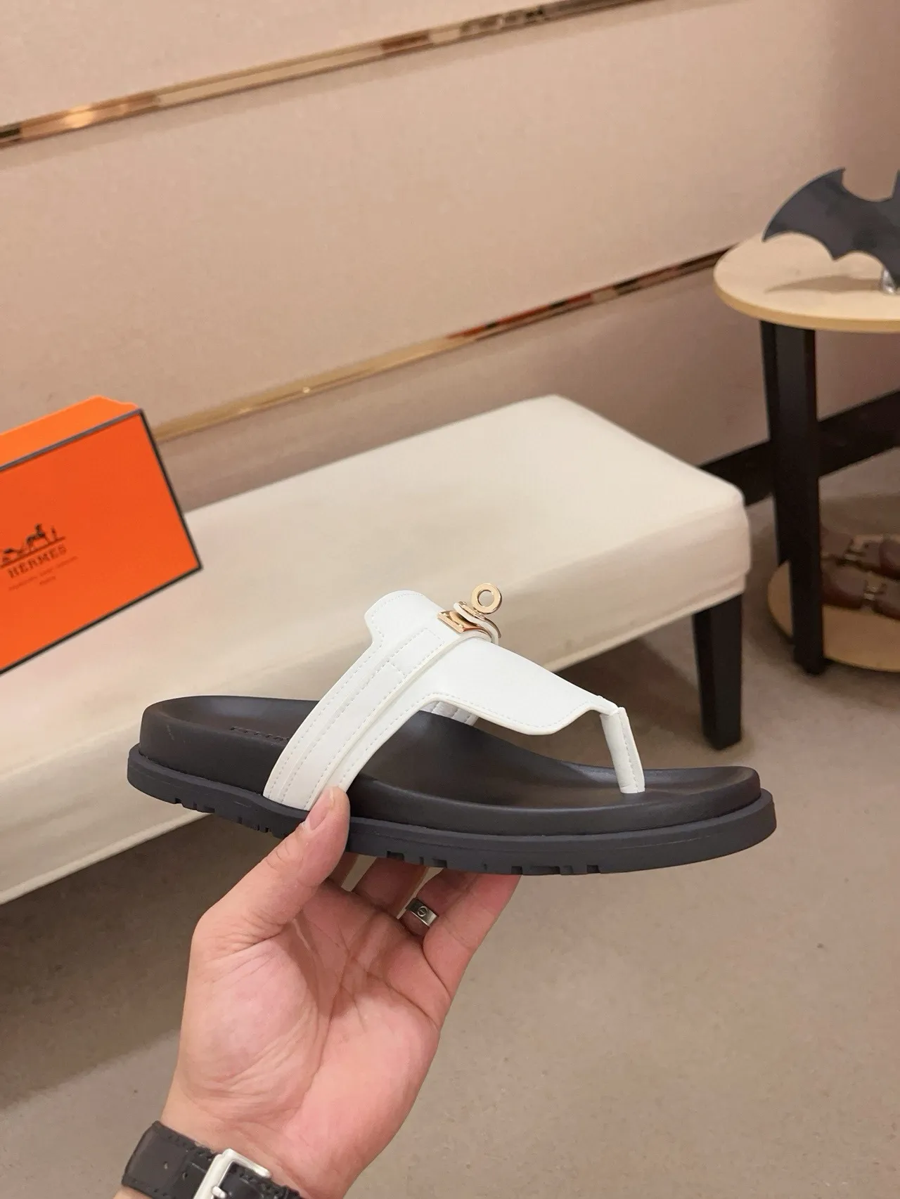 Hermès Oran Sandal Cuir Blanc Noir Lanière T Doré H-Link Hardware Sandales 5