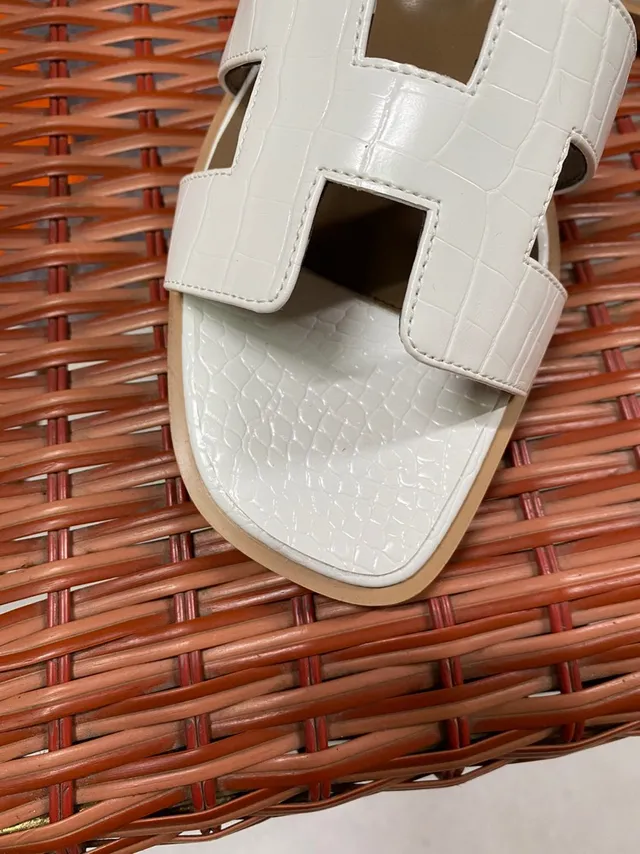 Hermès Oran Slide White Croc-Embossed Leather Slippers 3