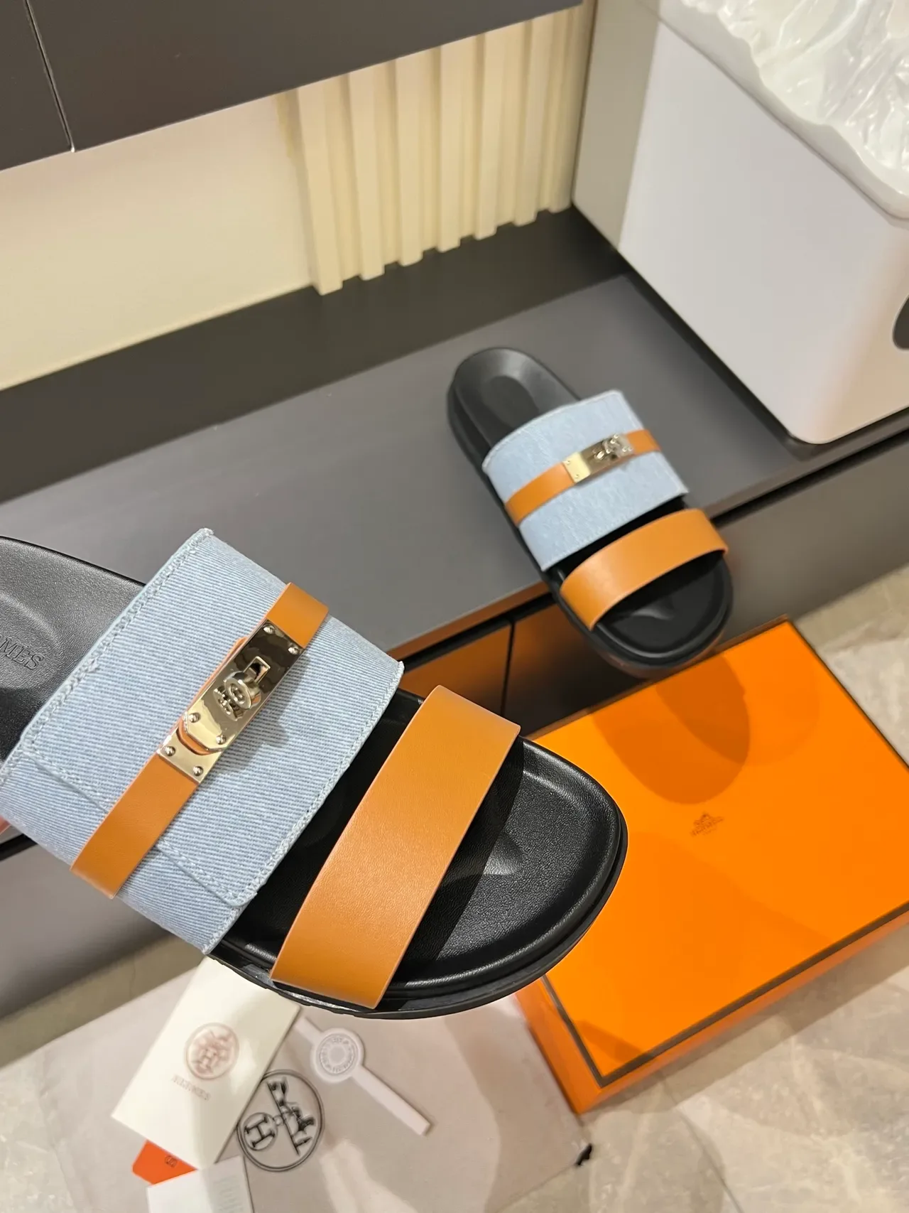 Hermès Oran Sandálias Denim Dupla Tira Fivela Metal 4