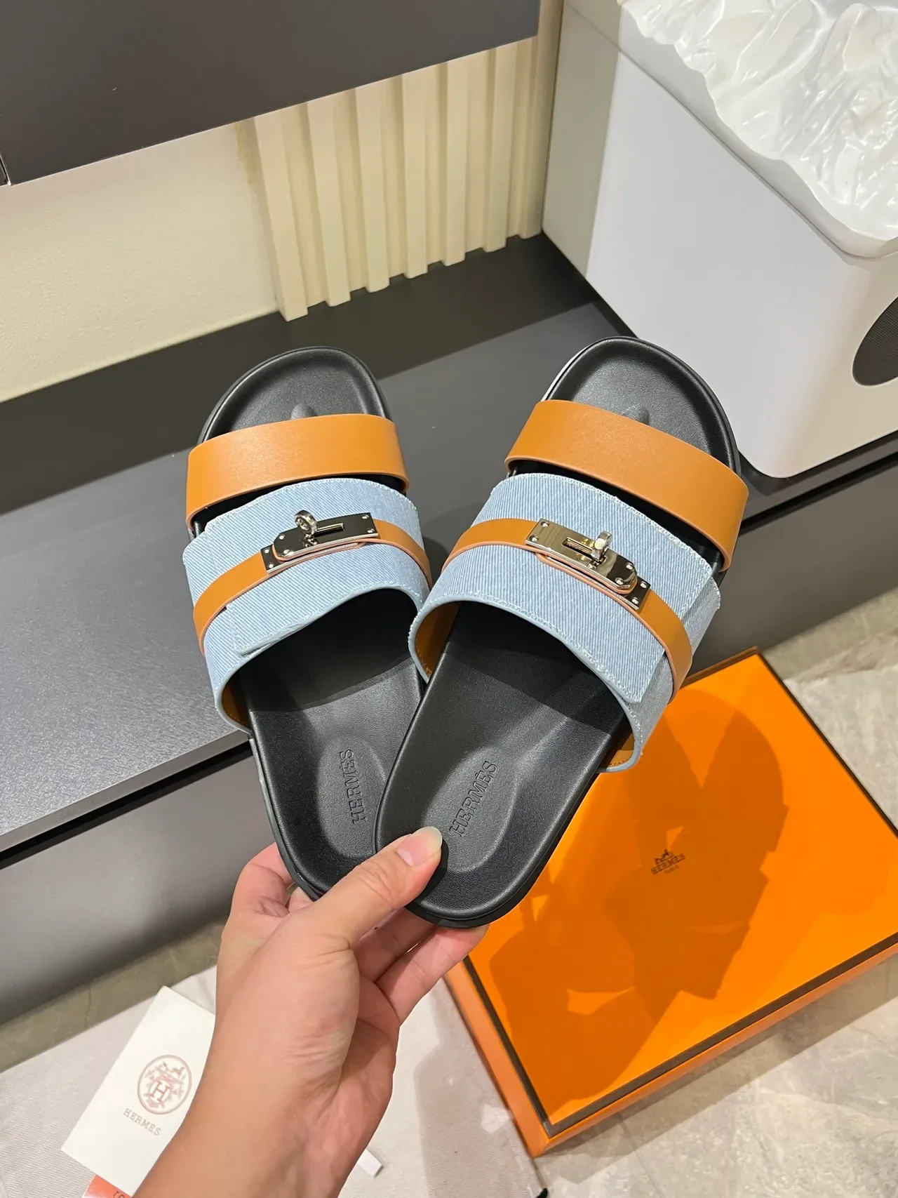 Hermès Oran Sandálias Denim Dupla Tira Fivela Metal 7