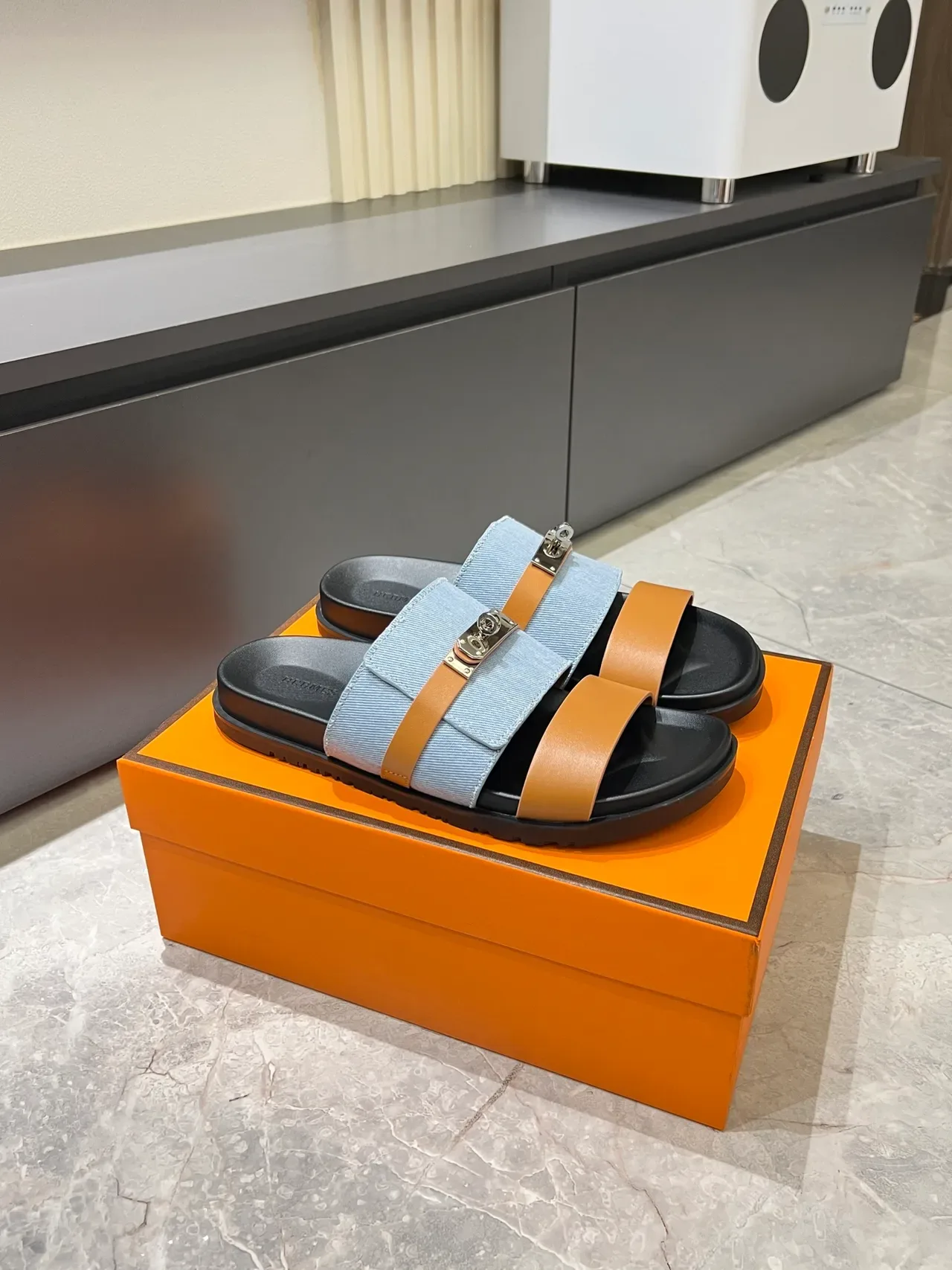 Hermès Oran Sandálias Denim Dupla Tira Fivela Metal 10