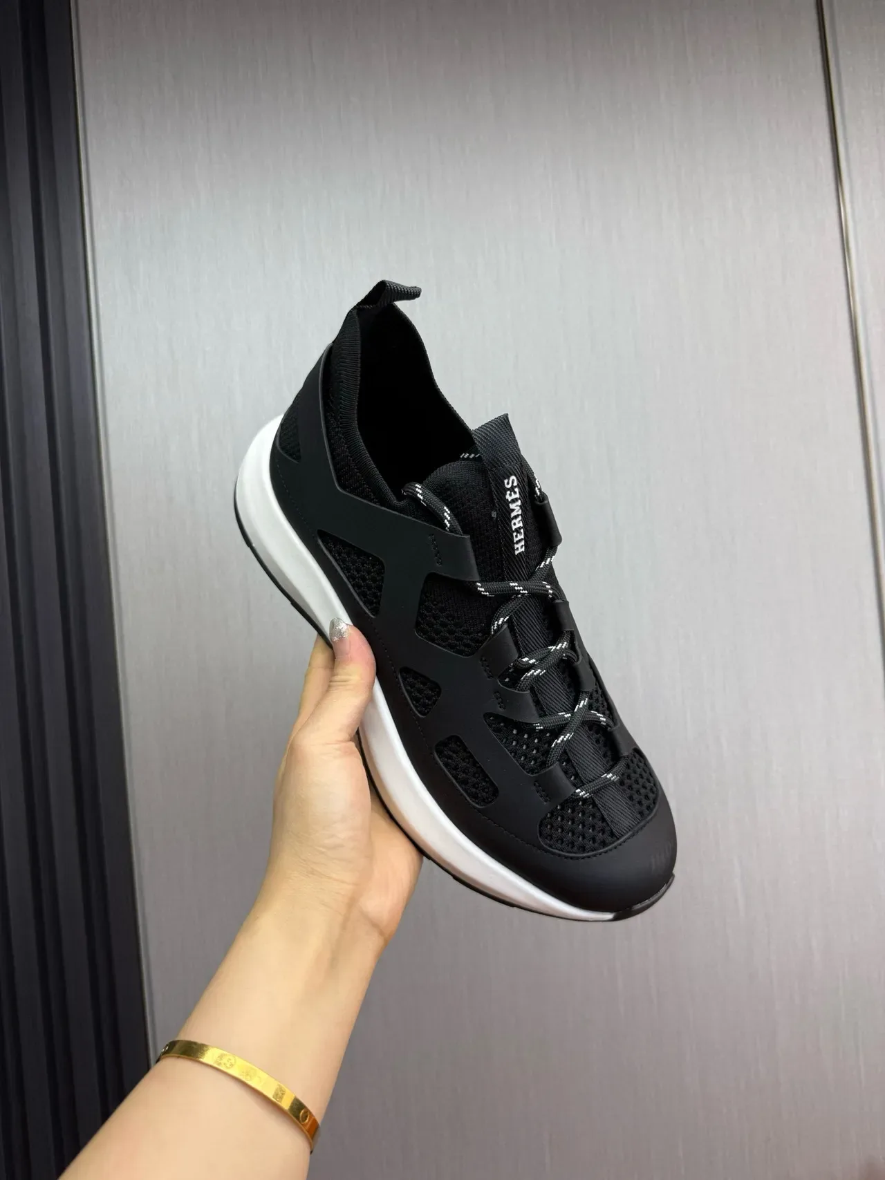 Hermès Oran Sneaker Noir et Blanc Sneakers Lifestyle 2