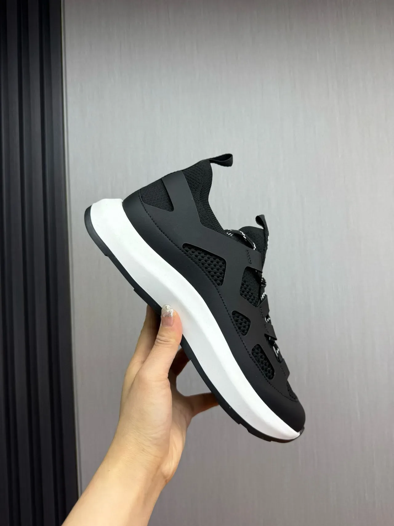 Hermès Oran Sneaker Noir et Blanc Sneakers Lifestyle 5