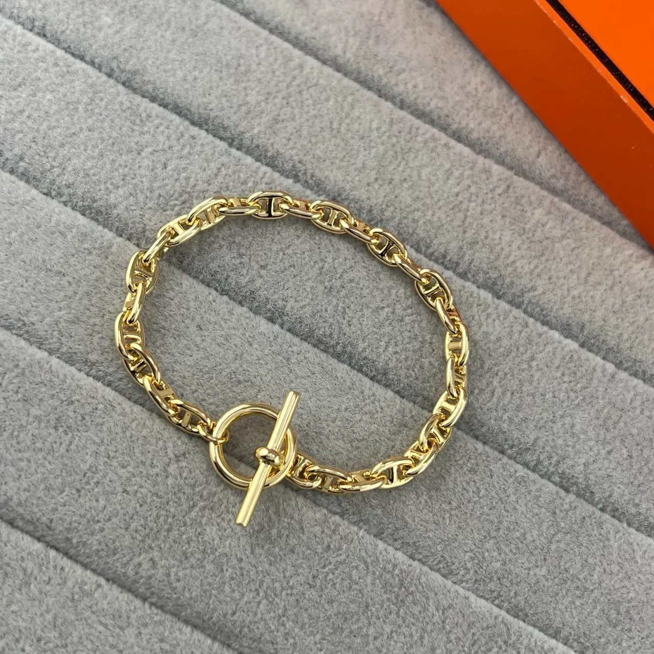 Hermès सिल्वर गोल्ड चेन-लिंक टॉगल क्लैस्प ब्रेसलेट 3