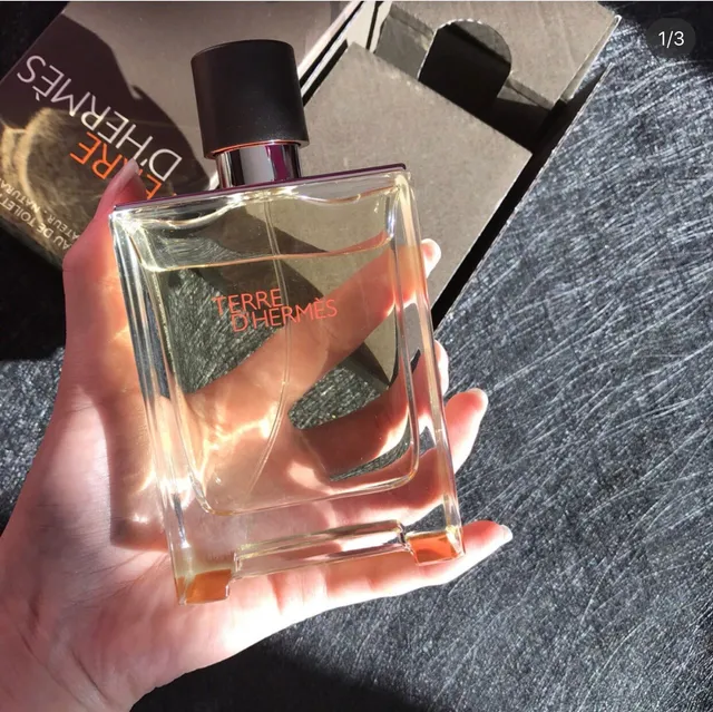 Hermès Terre Transparent Brown Square-Cut Glass Bottle Amber Liquid Perfume 6