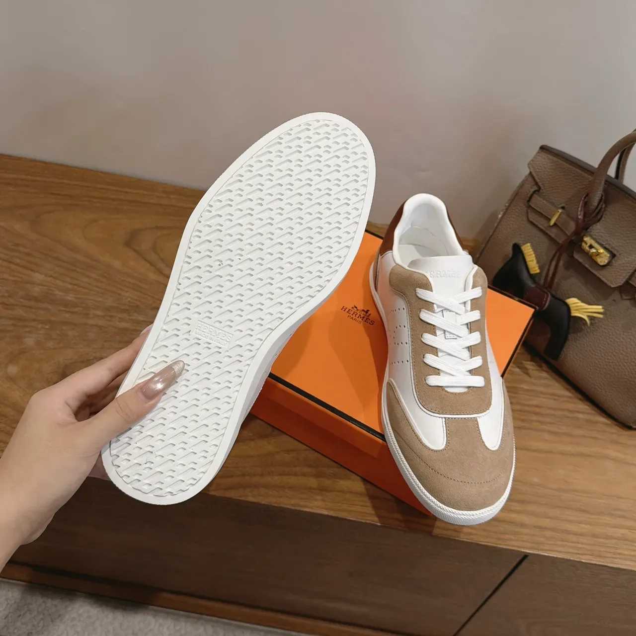 Hermès সাদা এবং বেইজ প্যানেলড চামড়া সুয়েড লাইফস্টাইল স্নিকার্স 3