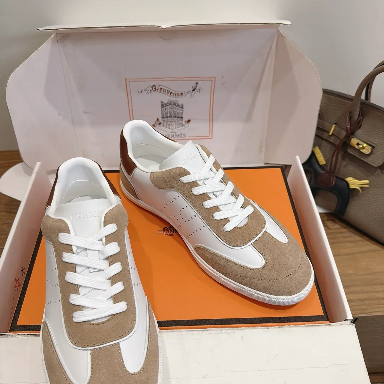 Hermès সাদা এবং বেইজ প্যানেলড চামড়া সুয়েড লাইফস্টাইল স্নিকার্স 5