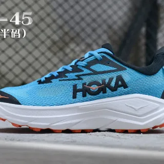 Hoka नीला काला इंजीनियर मेश अपर मोटा सफेद मिडसोल रनिंग जूते