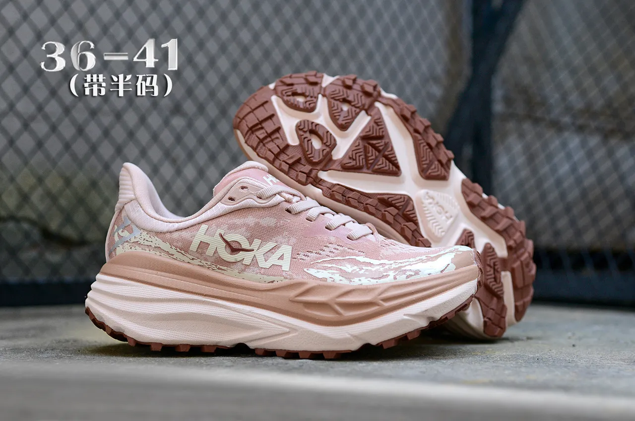 Hoka Rose Beige Chaussures De Running Avec Semelle Intermédiaire Épaissie Empilée Haut En Mesh Ingénierie 7