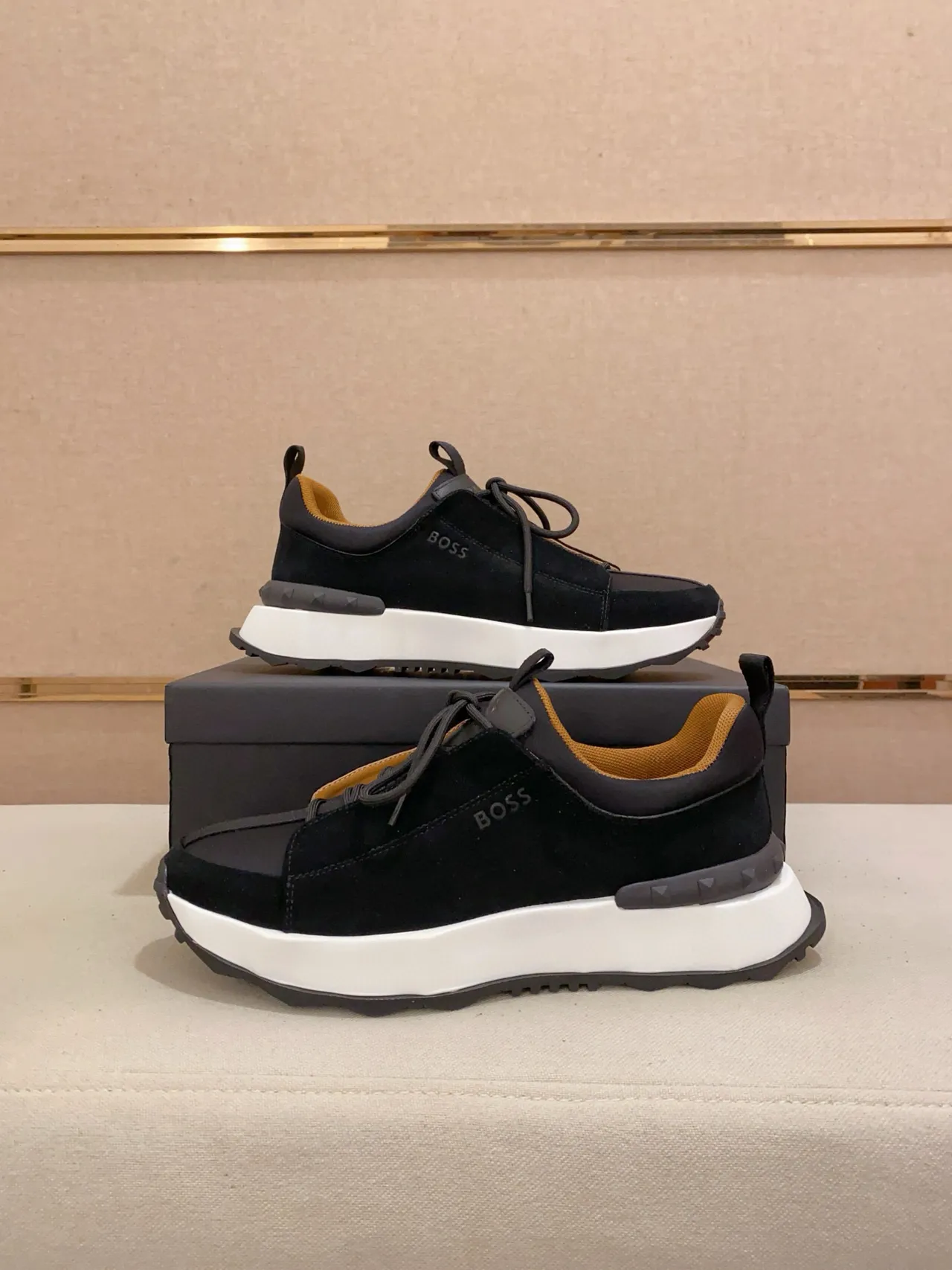 Hugo Boss Black White Suede Upper Oversized Platform Sole Chunky Sneakers 7