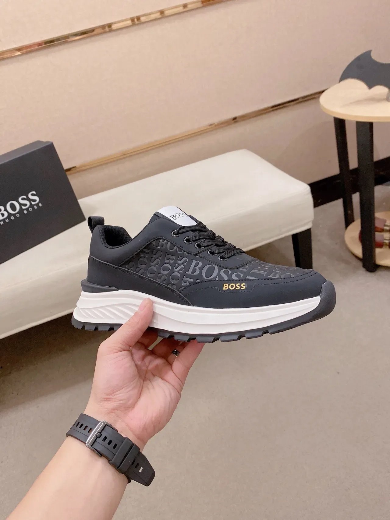 Hugo Boss Monogram Tênis Lifestyle Preto e Branco 2