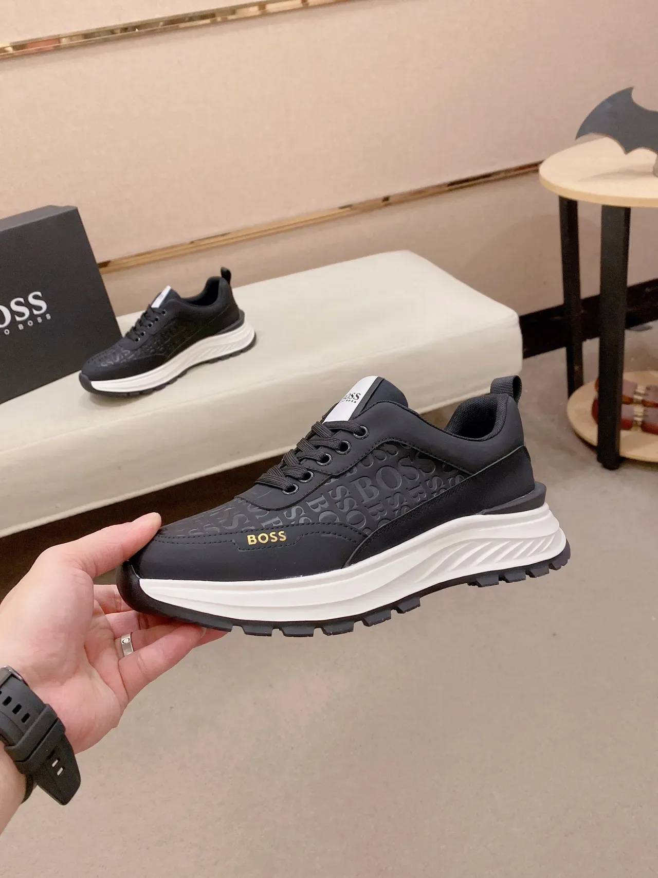 Hugo Boss Monogram Tênis Lifestyle Preto e Branco 3