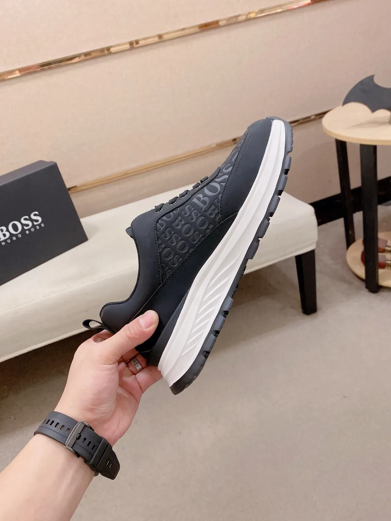 Hugo Boss Monogram Tênis Lifestyle Preto e Branco 5