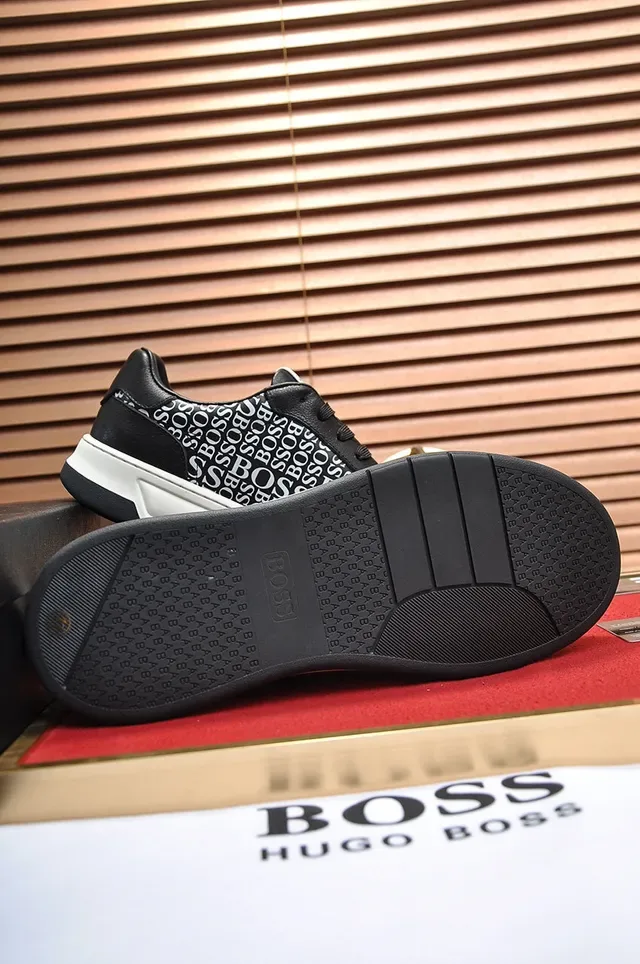 Hugo Boss impression monogramme noir et blanc sneakers lifestyle 4
