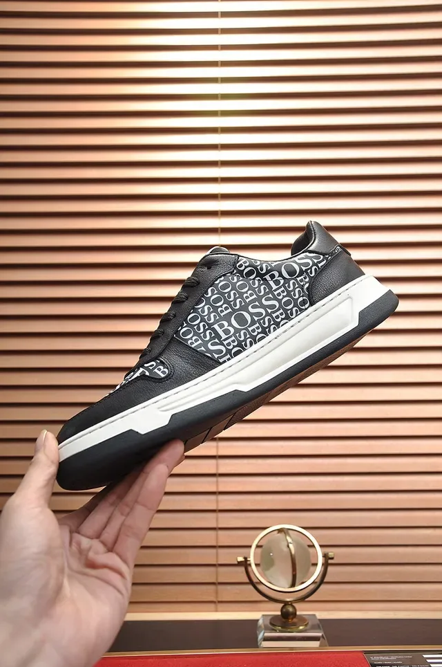 Hugo Boss impression monogramme noir et blanc sneakers lifestyle 5