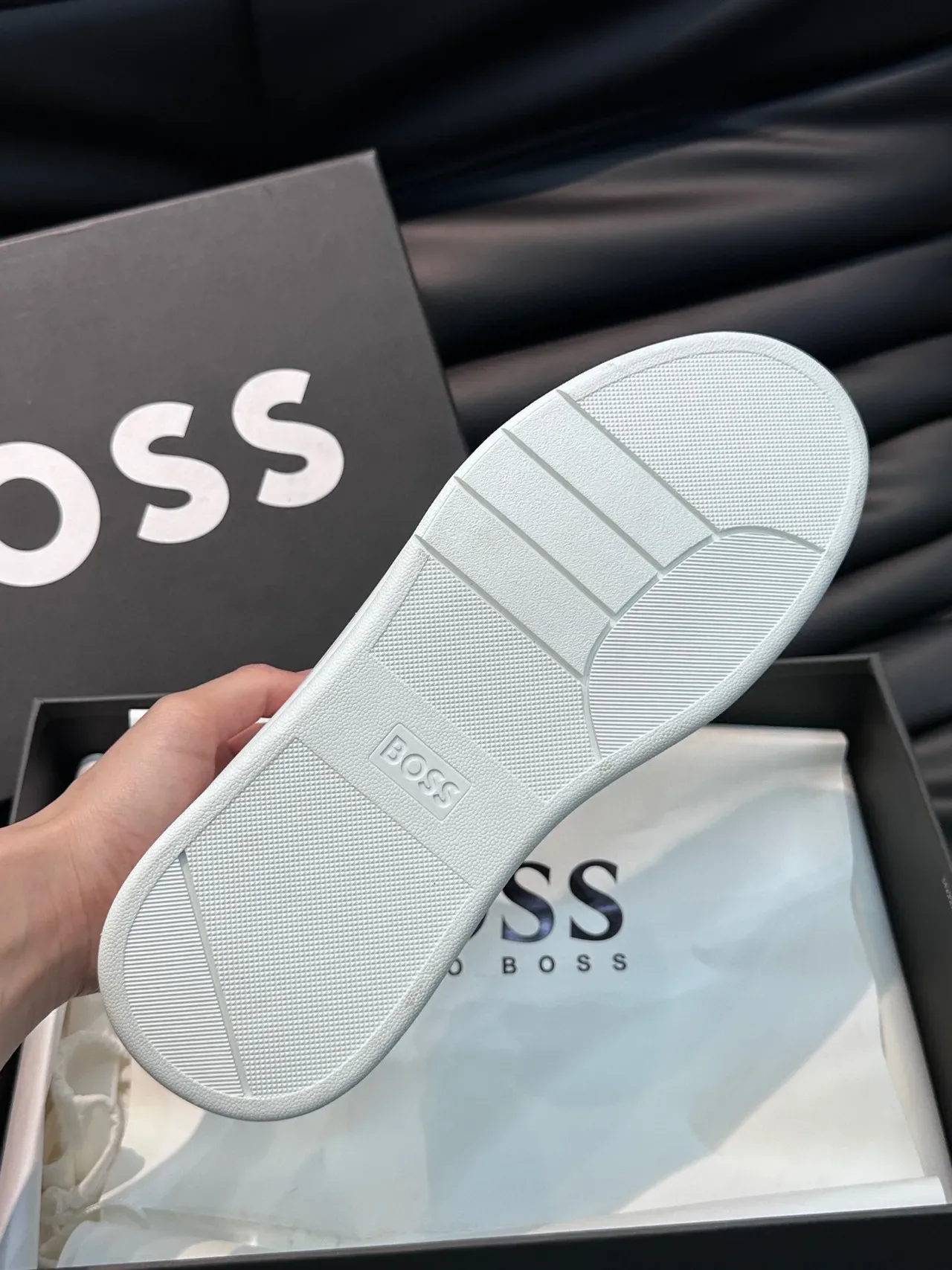 Hugo Boss White and Gray Low-Top Lifestyle Sneakers 3