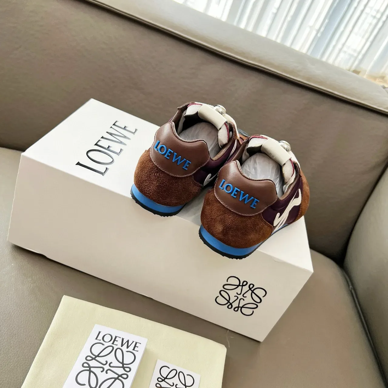 Loewe Flow Runner Brown Purple White chaussures lifestyle 2