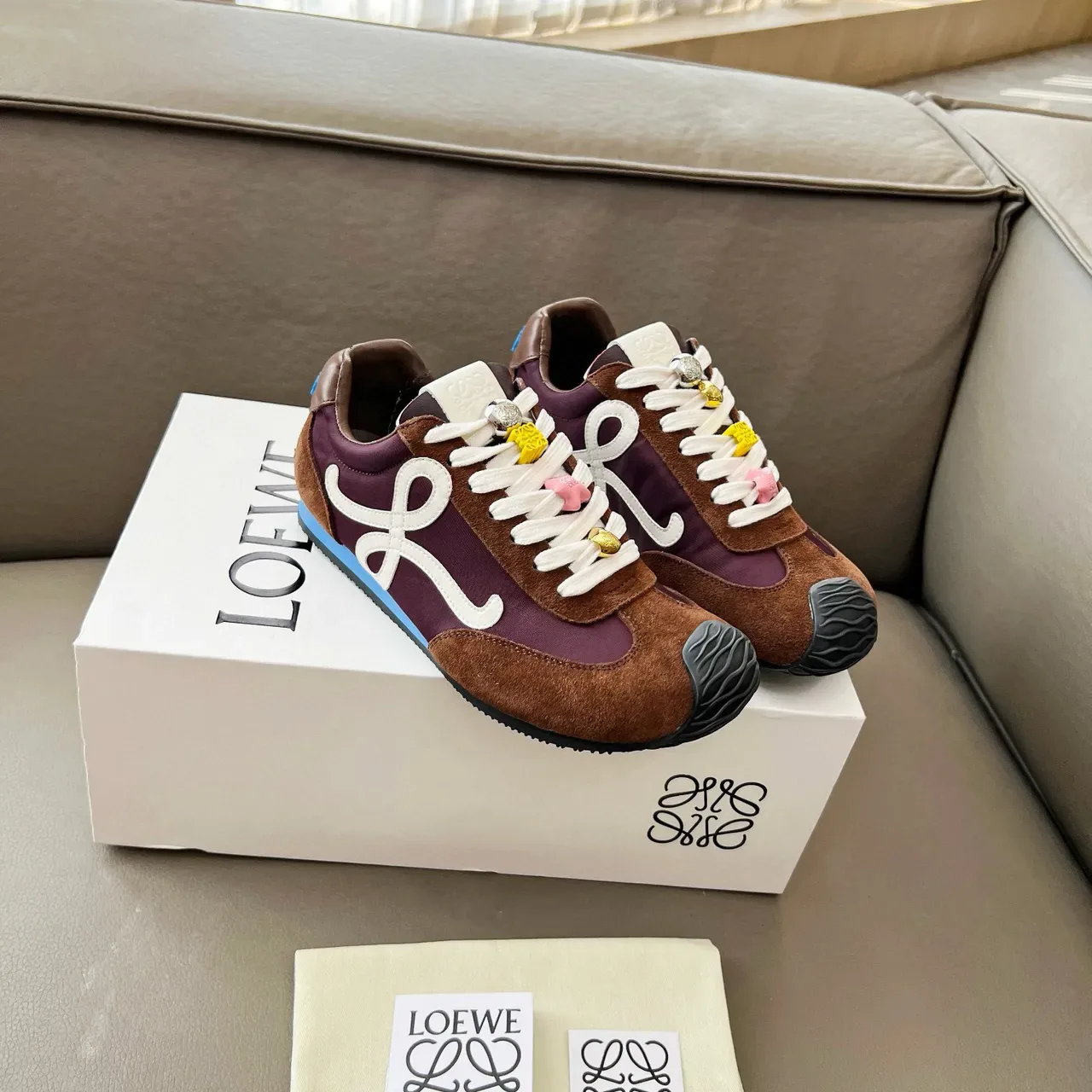 Loewe Flow Runner Brown Purple White chaussures lifestyle 6