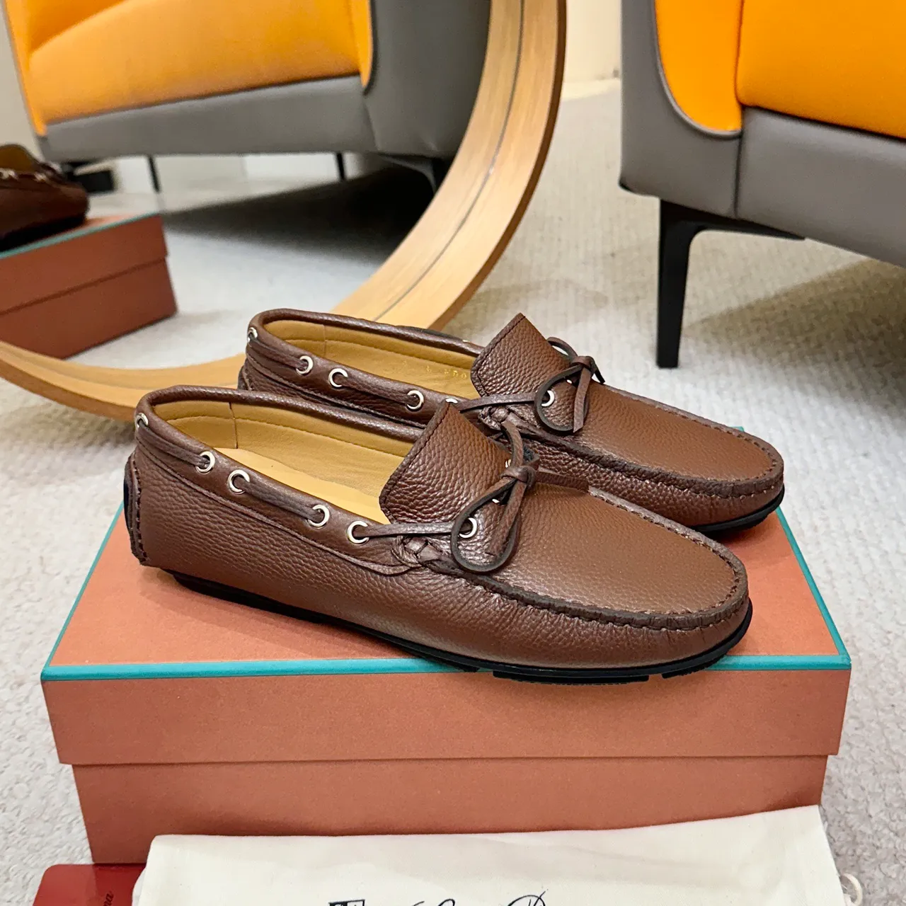 Loewe LP Dots Walk 棕色粒面皮革乐福鞋 4
