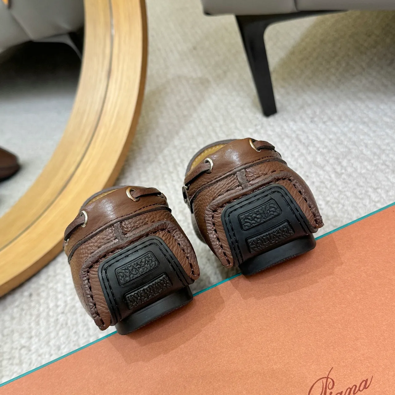 Loewe LP Dots Walk 棕色粒面皮革乐福鞋 9