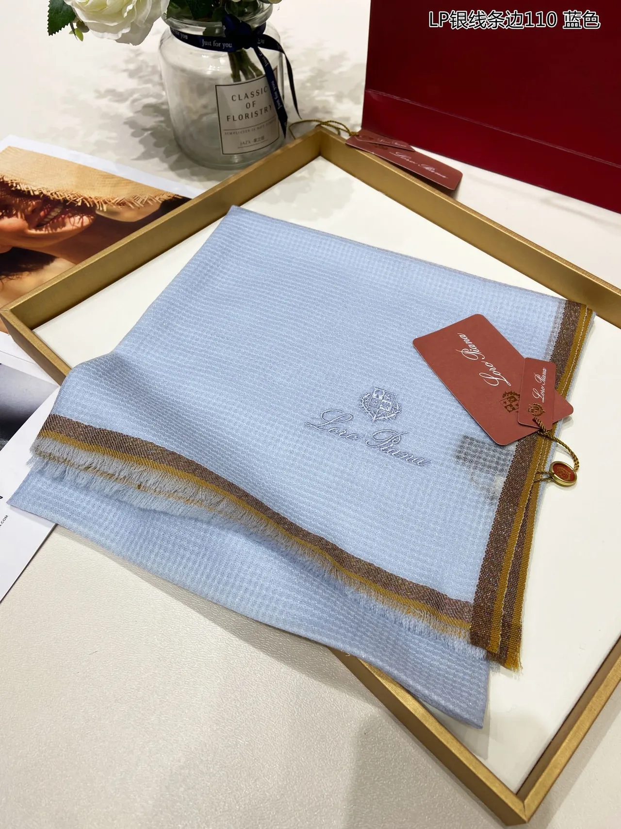 Loro Piana Blue Gold Tissage Léger Broderie Script de Marque Écharpe en Cachemire 4