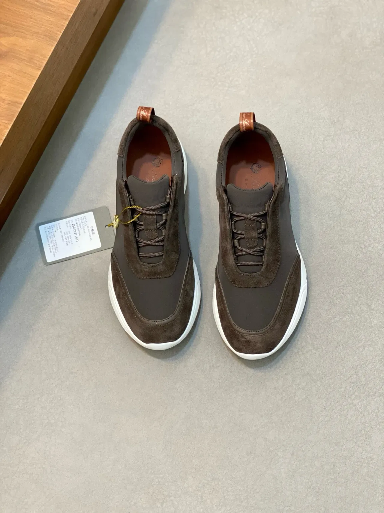 Loro Piana Tênis Lifestyle de Camurça Marrom e Preto Slip-On 2