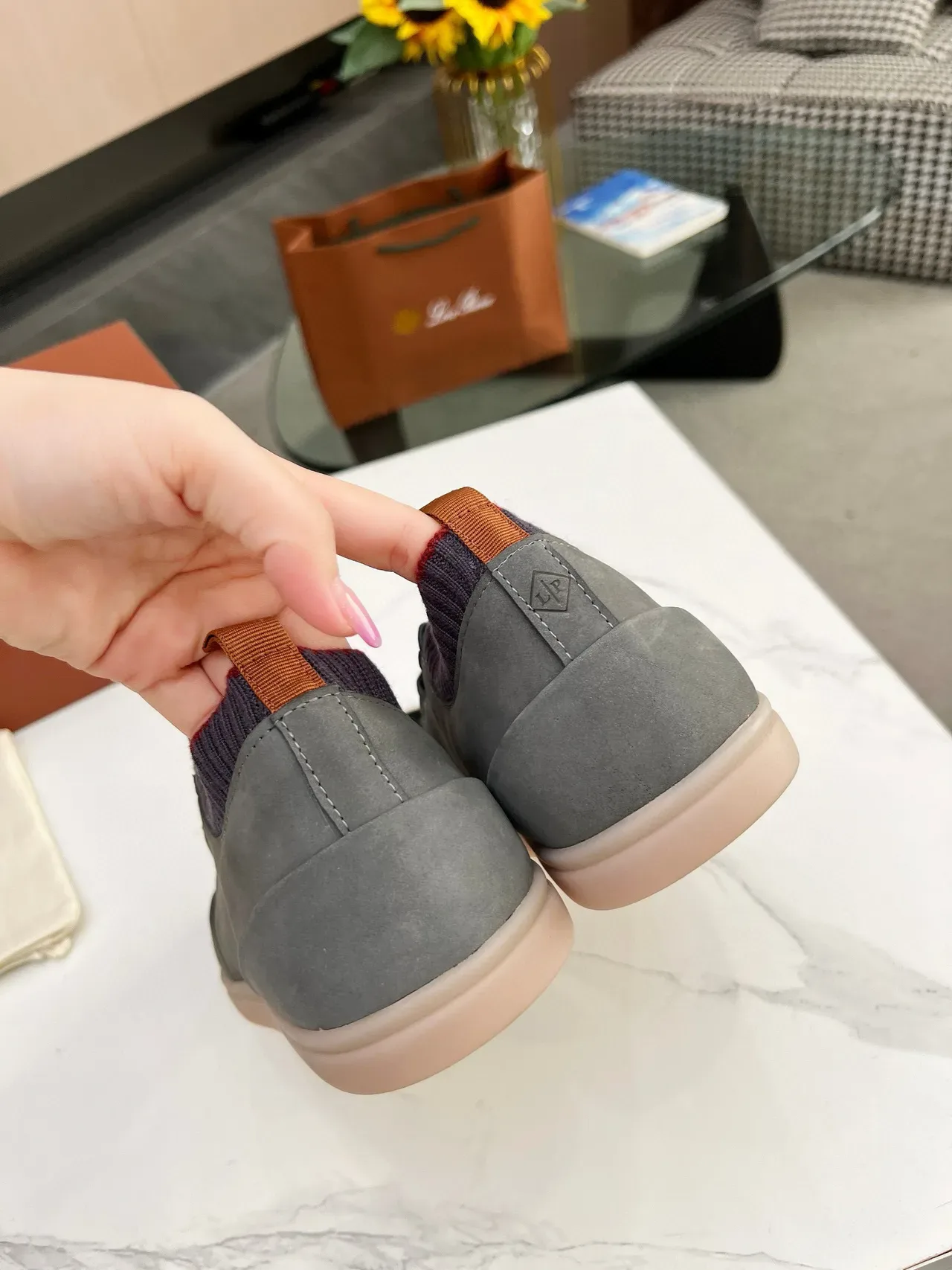 Loro Piana Chaussures Lifestyle en Daim Gris à Col Tricot 6