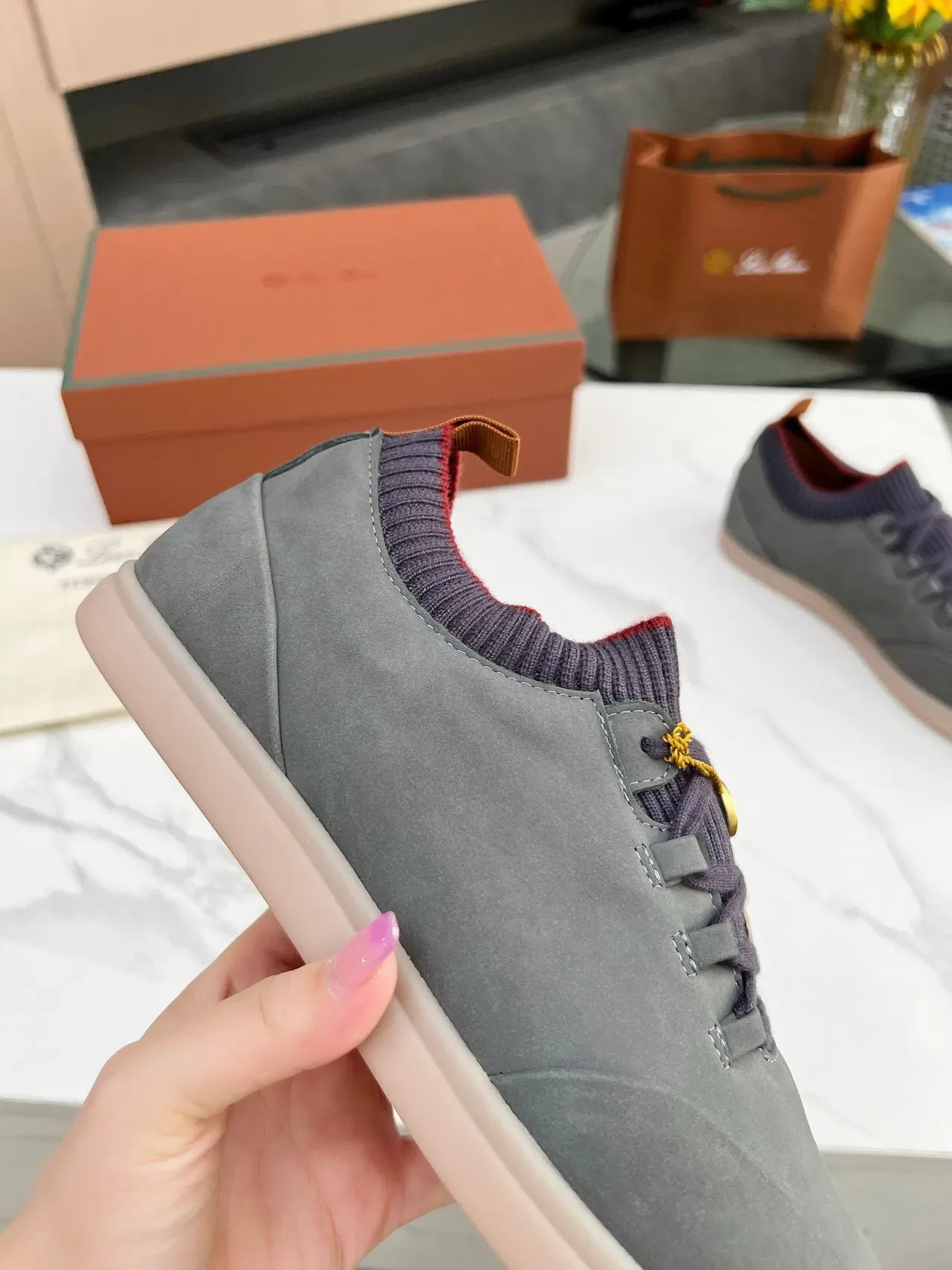 Loro Piana Chaussures Lifestyle en Daim Gris à Col Tricot 8